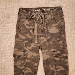 American Eagle Camo Super Hi Rise Jegging Crop Pants